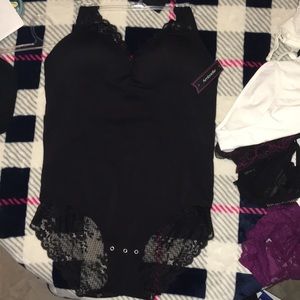 Ambrielle (L) body suit sleepwear